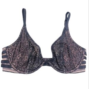 Victoria’s Secret Very Sexy Unlined 32D Lace Plunge Bra